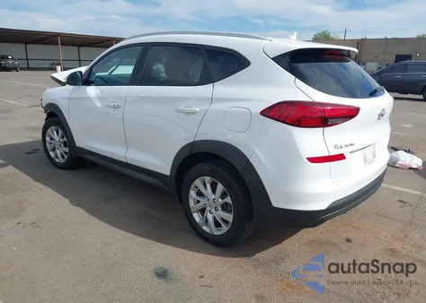 2020 Hyundai Tucson Value z USA, uszkodzony, nr VIN KM8J3CA48LU145066